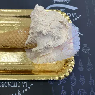 Cono biscottato con gelato