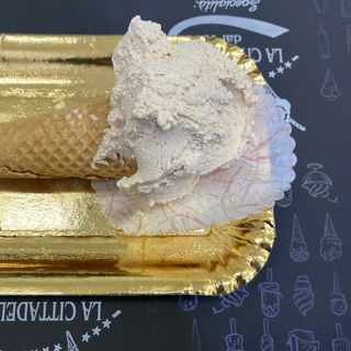 Cono biscottato con gelato