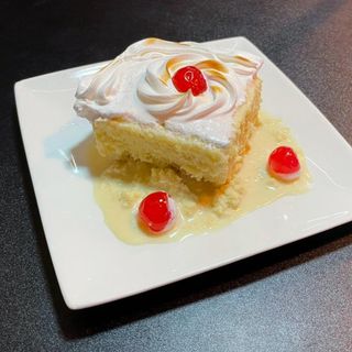 Bizcocho tres leche