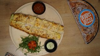 Smotuljak sa pilećim prsima, kiflice slatke i hurme