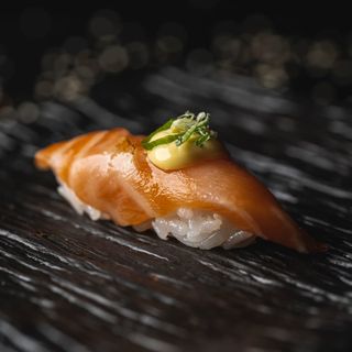 Nigiri De Salmón Flameado (1 Ud.)