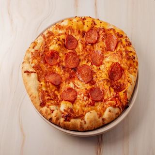 Pizza De Pepperoni (25 Cm.)