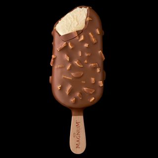 Magnum Almond 