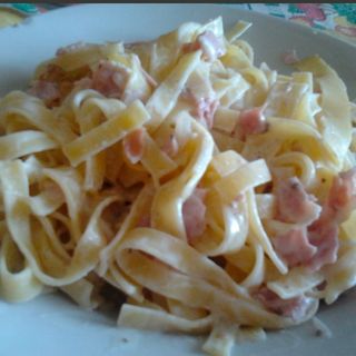 Fettuccine panna e prosciutto