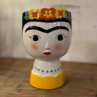 Frida ojos abiertos