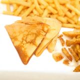 Slana palačinka sa čajnom, kačkavaljem i prilozima