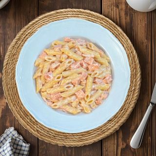 Mezze penne panna e salmone