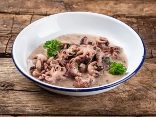 Восьминіг бебі в часниковому соусі (200g)