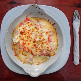 Запечено сирене със шунка (300г)