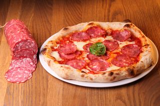 Pizza Salami Ø 32cm