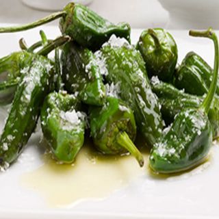 Pimientos De Padrón Con Sal Maldon