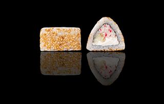 Філадельфія з сурімі в кунжуті  (8шт/260г)