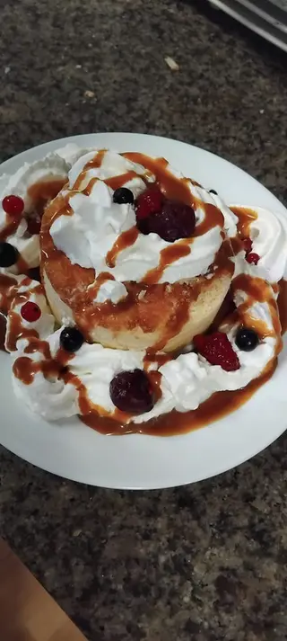 TARTELETA DE QUESO CON NATA Y DULCE DE LECHE