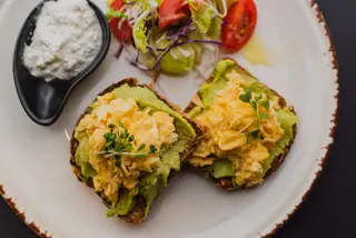 Avo Scrembled eggs