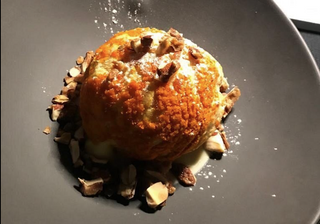 Bignè con crema all'arancia e crema al cioccolato bianco