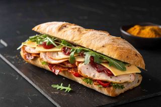 Ciabatta Cu Pastrama De Pui