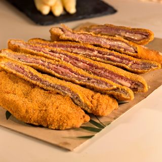 Cachopo Campeón de Asturias 2016 + tarta de la Abuela + 2 refrescos