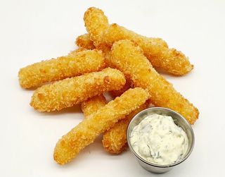 Сырные палочки с соусом "Тартар"