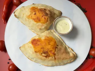 Кальцоне з куркою