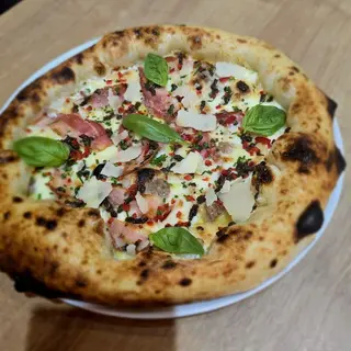 Pizza Salsicia con Tartufo 