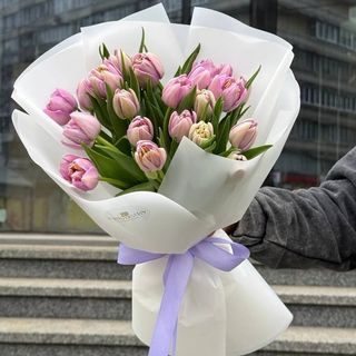 21 півонієподібний ліловий тюльпан 