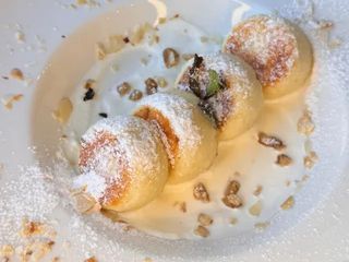 Сирники класичні зі сметаною