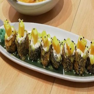 85.Maki Rebozado De Salmón Con Philadelphia Y Mango (8 Pzs.)