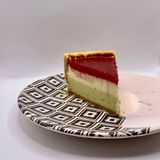 Cheesecake raspberry and pistachio