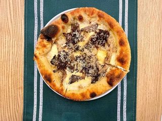 Піца грибна