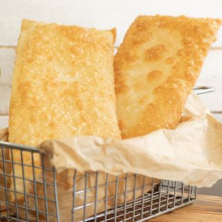 Pastel de Frango e Catupiry