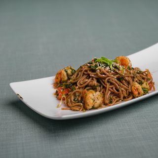 Вок с креветками