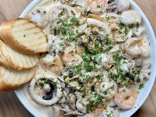 Мікс морепродуктів у вершковому соусі (870/40g)