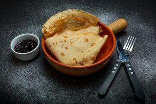 Clatite cu Dulceata de Visine 225 Gr.