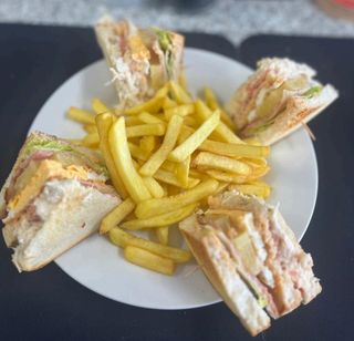 Sándwich Tropical Americano