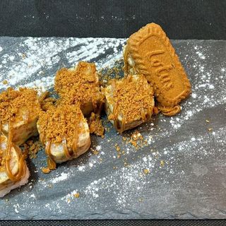 New! MAKI LOTUS CREAM  6 pcs