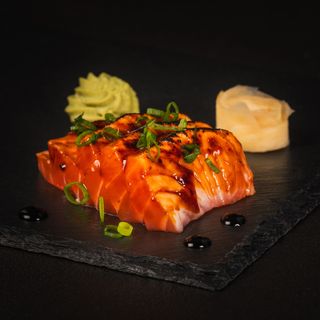 Somon Flambat Sashimi