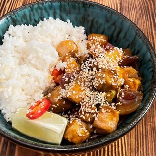 Свинина в кисло-солодкому соусі з овочами (200/140г)