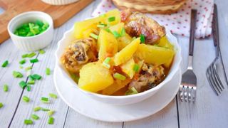 ხელნაკეთი კარტოფილი ქათმით