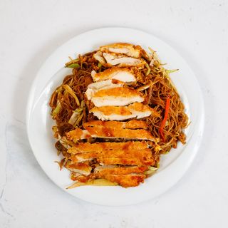 Rižini rezanci s pohanom piletinom