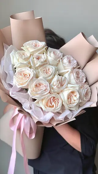 Buchet trandafiri milky white