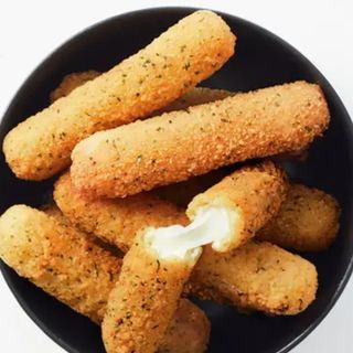 Mozzarella Frita Con Arándanos