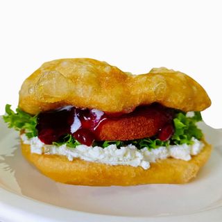 Langos Burger Bekon & Panierowany Żółty Ser 