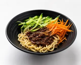 Spaghetti freschi con salsa speciale al manzo
