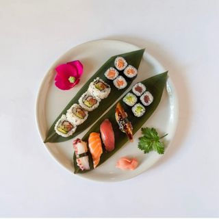 Sushi Bandeja 18 (16 pzs.)