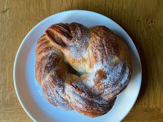 Булочка з корицею