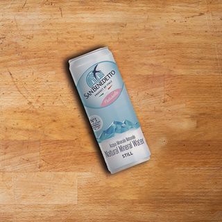 Acqua naturale San Benedetto
