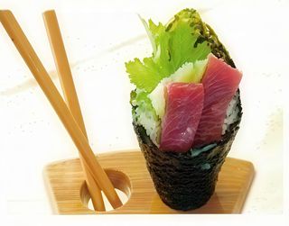 Hand roll atún