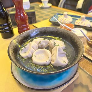 BULION DE CIUPERCI CU KHINKALULI