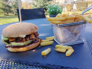 Бургер с дърпано телешко