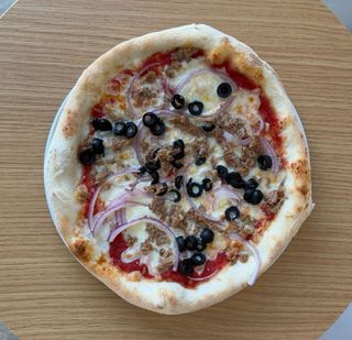 Pizza Atún Y Cebolla